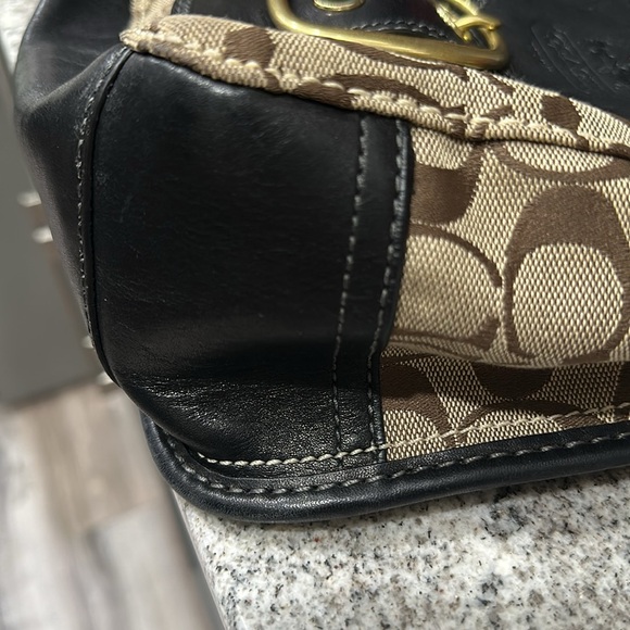 Coach Bleeker Black Leather Legacy Brown Signature Flap Buckle Bag and wallet - Picture 14 of 15